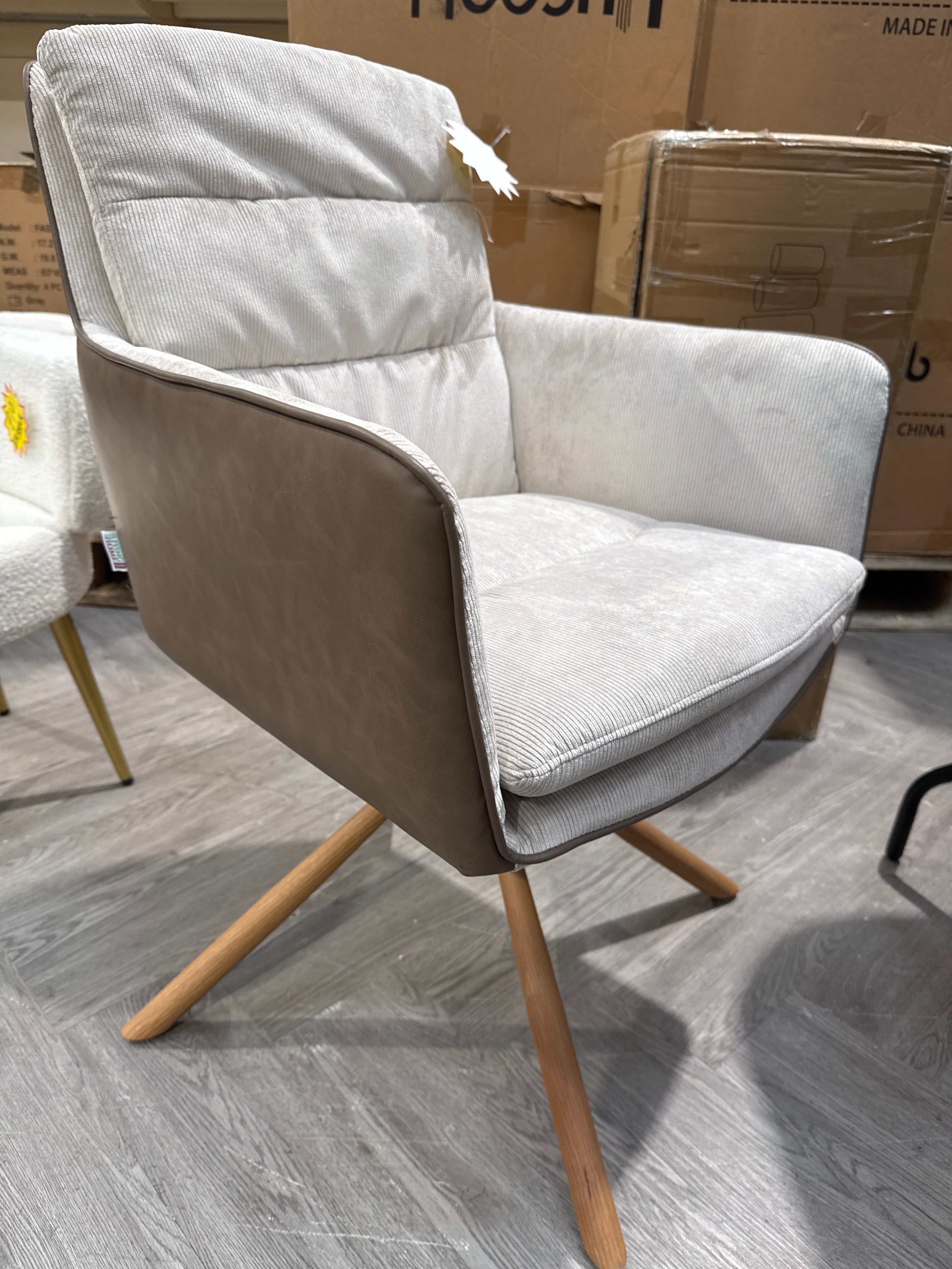 Modern Office Chair Accent Chair with Wooden Base