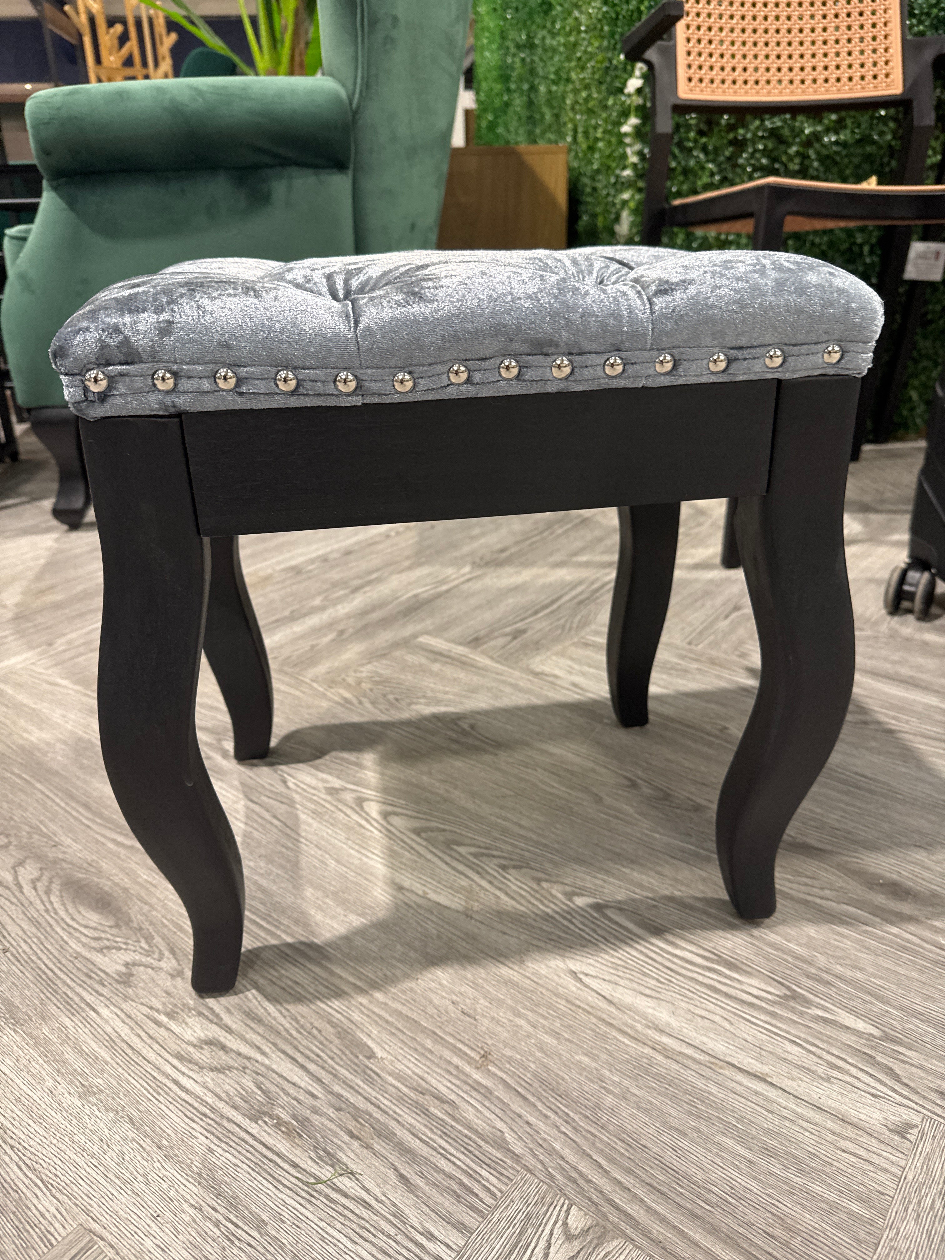 Dressing Table Stool of Nailhead Trim and Wooden Legs Silver Grey