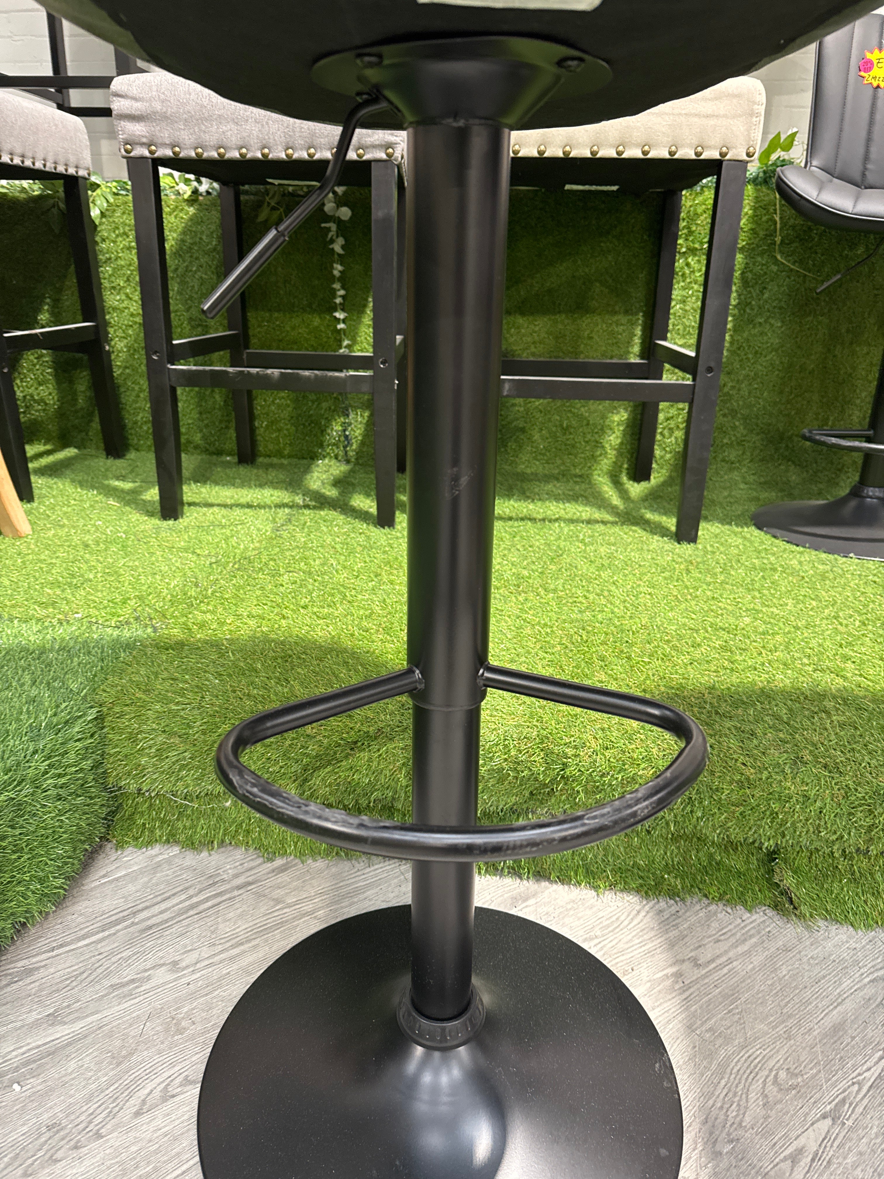 Grey Gas Lift PU Leather Upholstered Swivel Bar Stool 1 PC