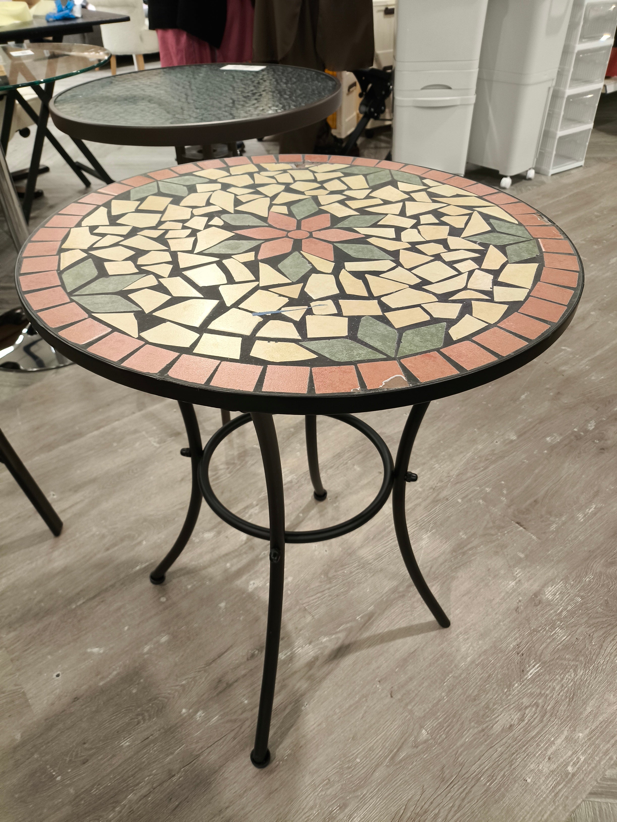 Garden Mosaic Round Table