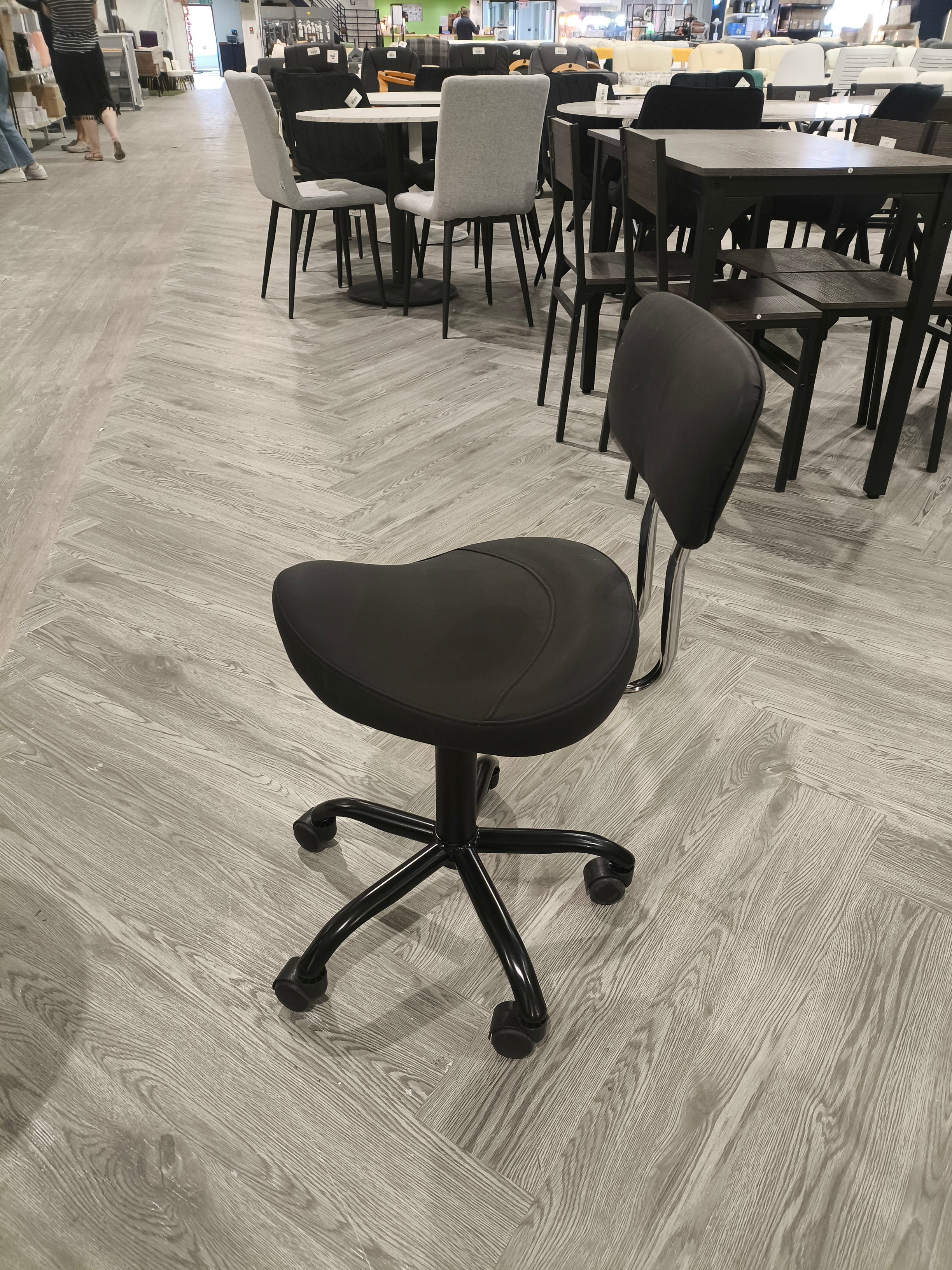 PU Leather Height Adjustable Swivel Salon Chair Black